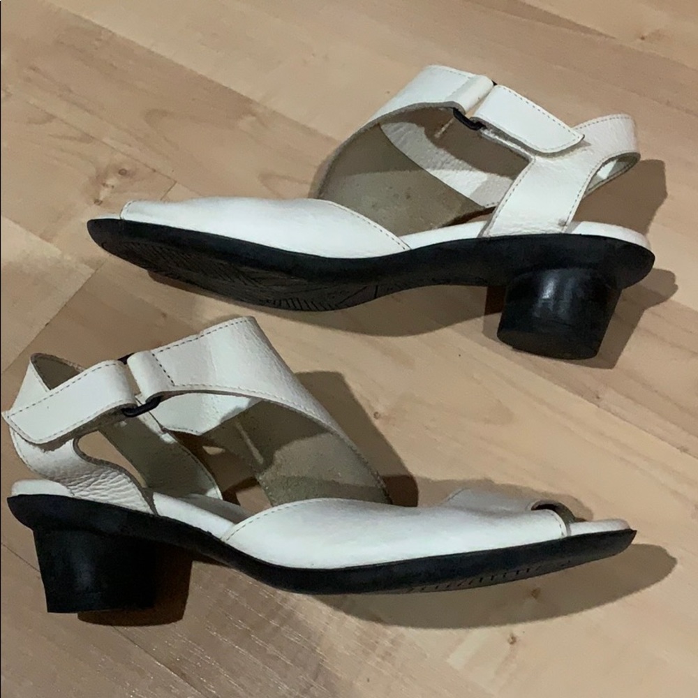 Shoes - Picture 2 of 4